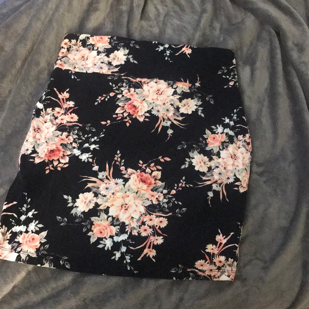 Forever 21 Black Floral Skirt